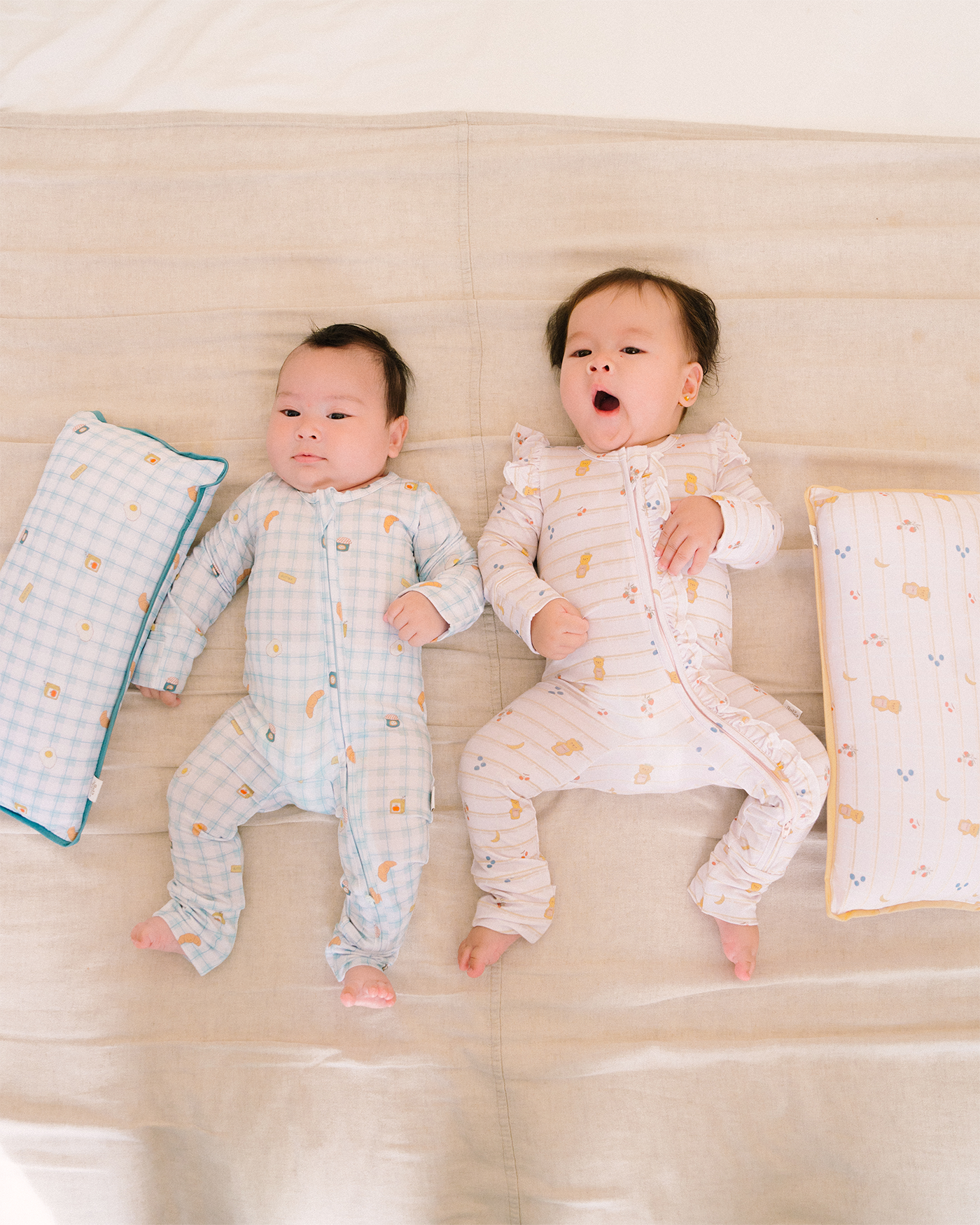 Cuddle Pillow in Honey & Berries